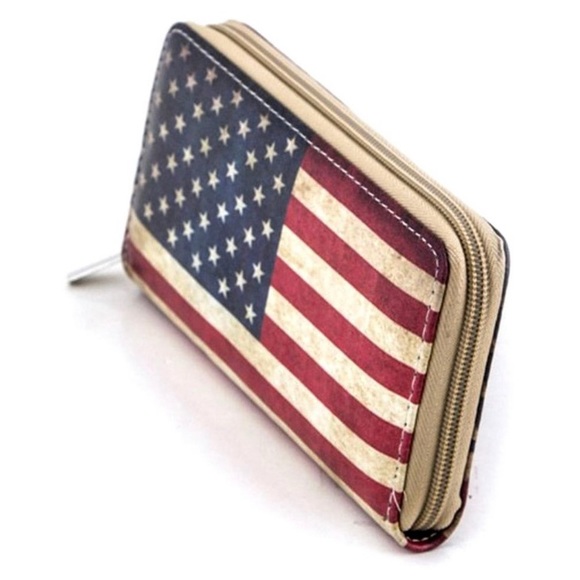 American Flag Printed Wallet - Picture 2 of 4
